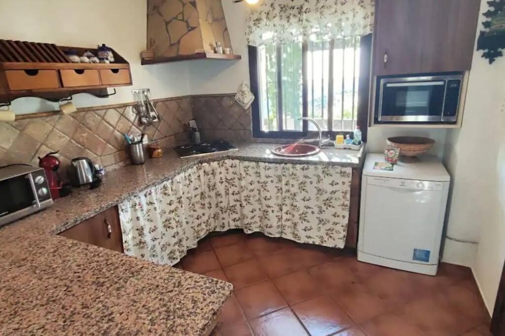 Casa La Roca * El Gastor