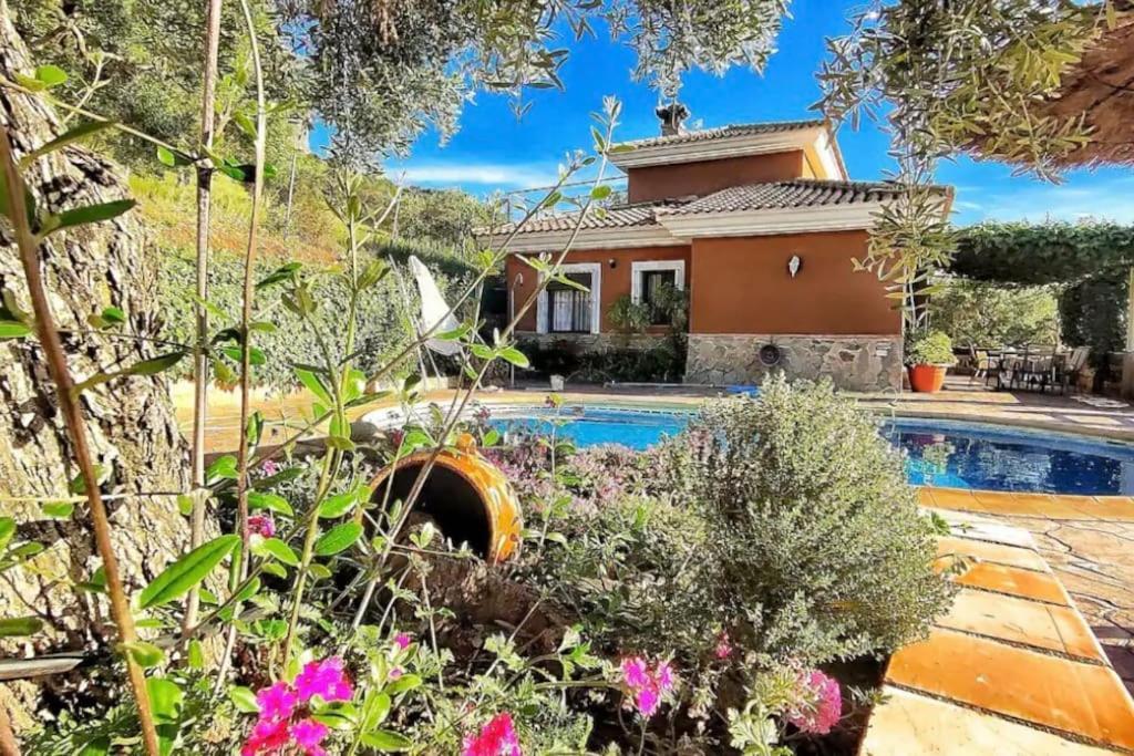 Casa La Roca El Gastor